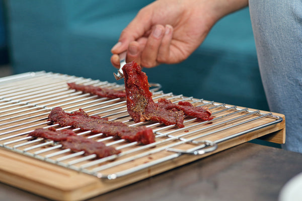 <tc>Degustacja jerky i biltong + zestaw do przygotowania domowego suszonego mięsa</tc>